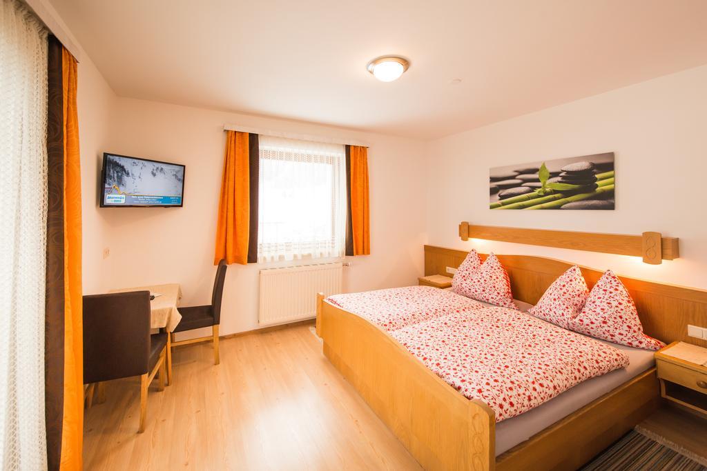 Hotel Pension Barbara Sankt Martin am Tennengebirge Ngoại thất bức ảnh